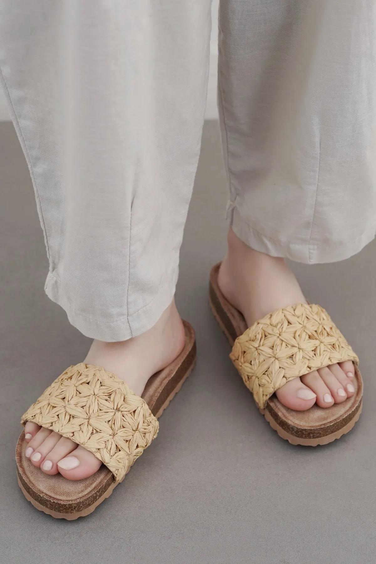 CALIFORNIA WEAVE SLIDES