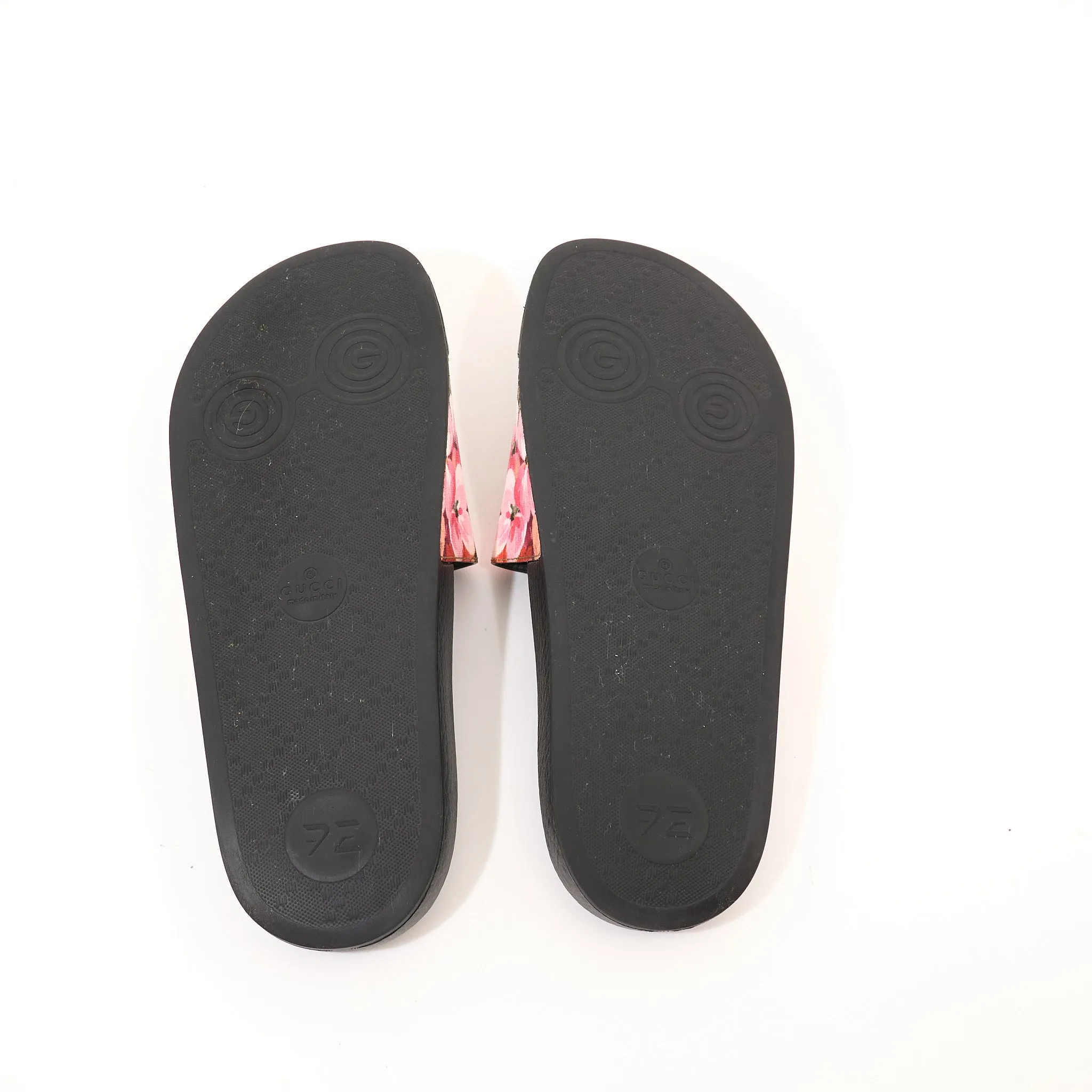 Gucci GG Supreme Blooms Slide 39