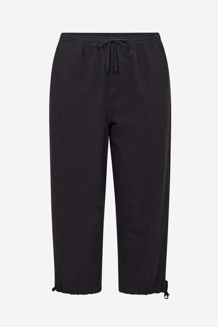 WA-Erica Capri Black