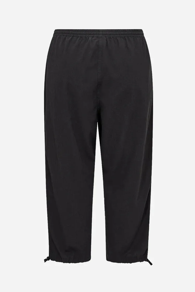 WA-Erica Capri Black